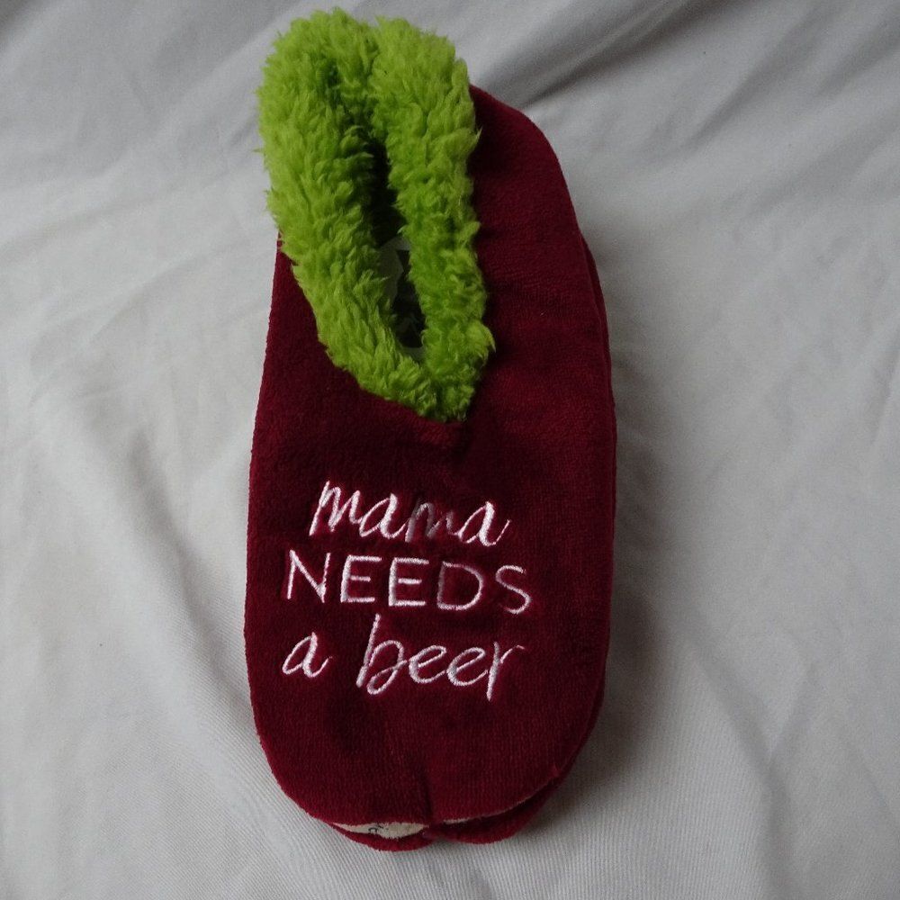 Snoozies! Mama Needs A Beer Slippers Size XL (11/12)